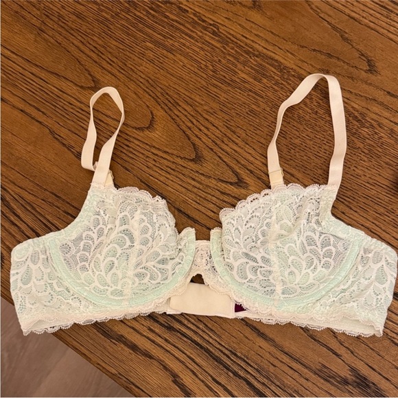 True & Co. Other - True & Co Lacy Bra 36A